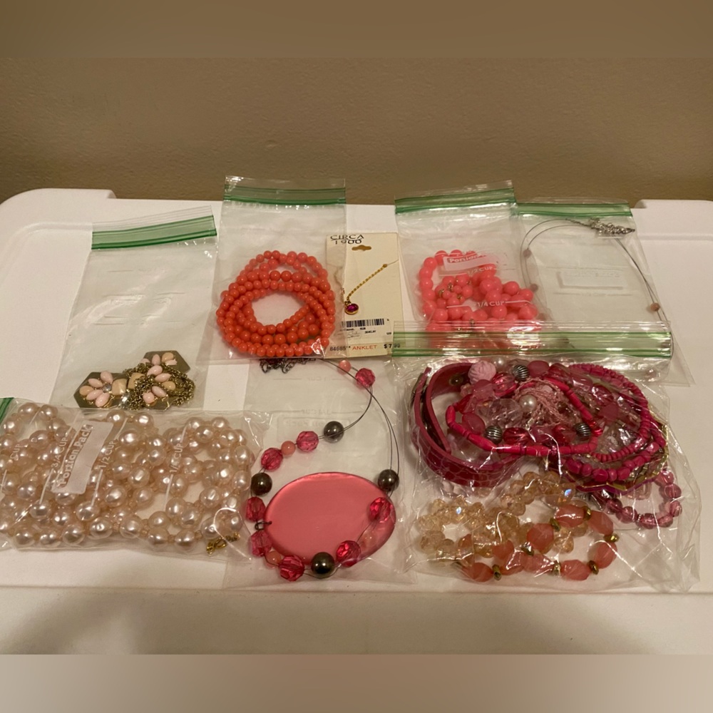 Lot of Ladies/Girls/Teen Pink Jewelry Lot *necklaces*bracelets*earrings*